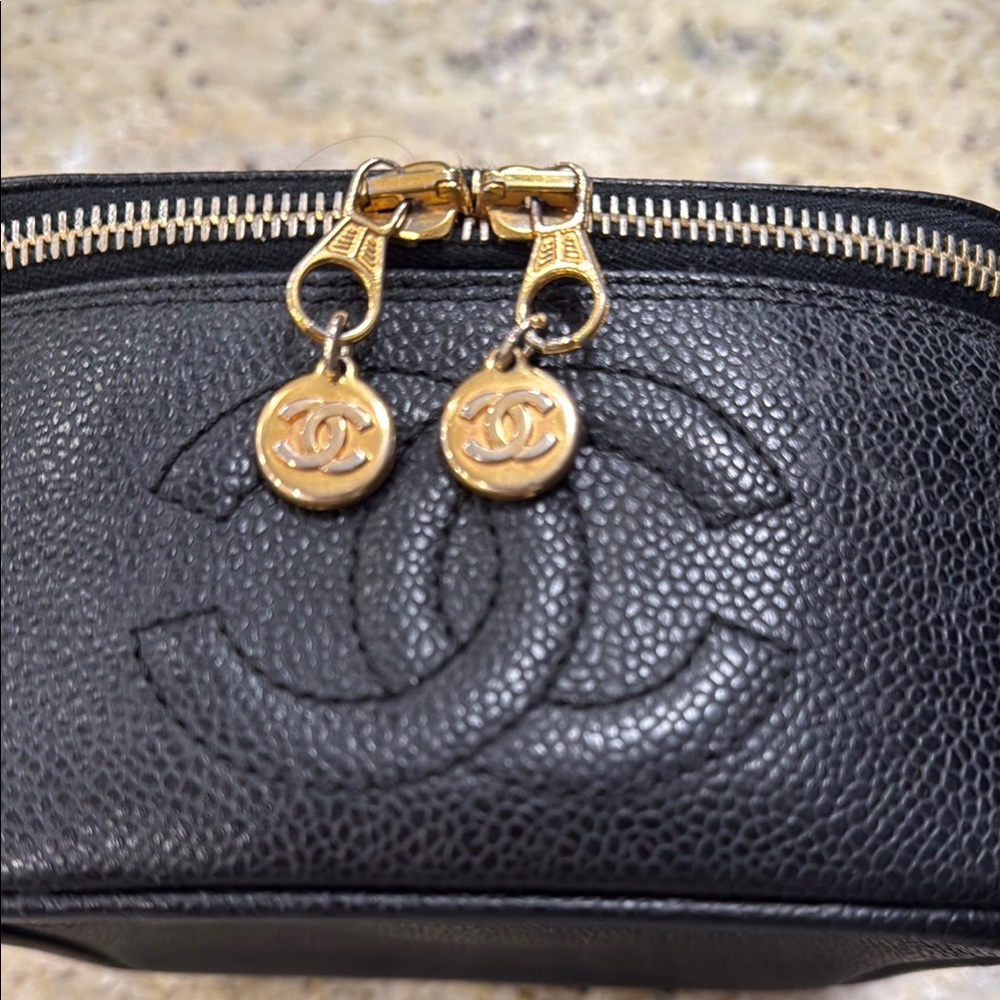 Chanel Black Leather Vanity Case - Picture 2 of 16